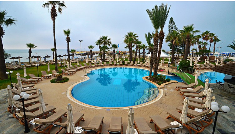 The Golden Bay Beach Hotel, Кипр